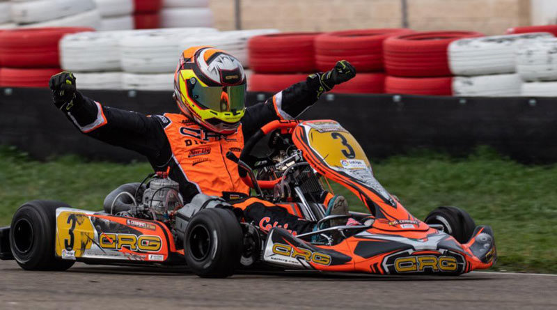 Gerard Cebrián celebrando su victoria como campeón de karting de España 2020