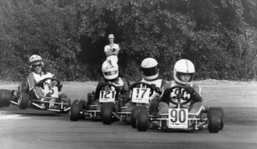 Foto de Carlos Castellá. Pelotón encabezado por Peter de Bruyn (fue el campeón), Ayrton Senna detrás, el británico Alan Gates y el holandés Tony Zoserl (ganó la primera).